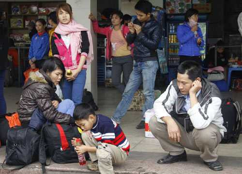 Vật vã, phờ phạc trở về thành phố