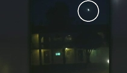 Video: Thiên thạch phát nổ trên bầu trời nước Mỹ