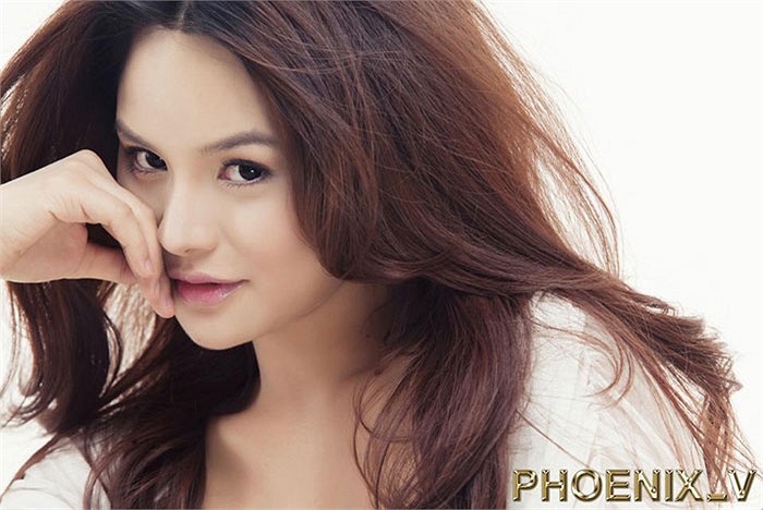 Đình đám trên sàn catwalk với vai trò siêu mẫu, làm 'cô nàng bất đắc dĩ' trong bộ phim cùng tến khá thành công, Vũ Thu Phương bước lên đỉnh cao sự nghiệp khi mới 24 tuổi.