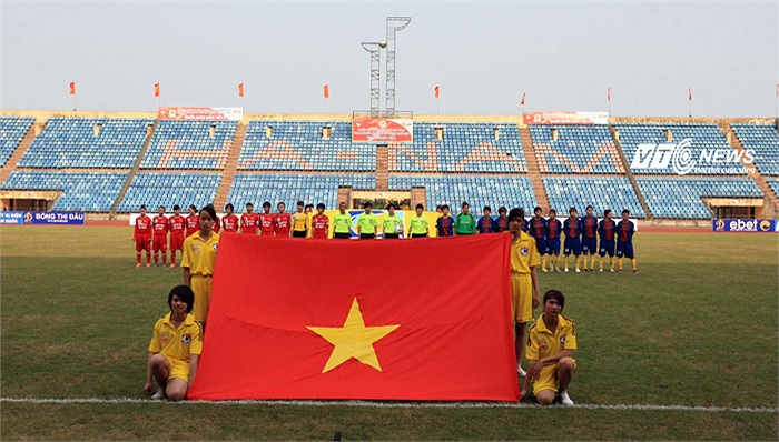 Lượt đi giải bóng đá nữ Vô địch quốc gia 2013 đã chính thức khởi tranh trên SVĐ Hà Nam. 