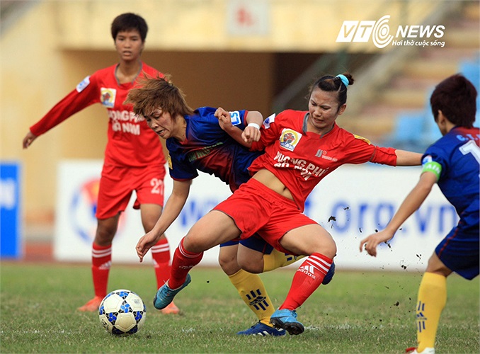 Với sự vượt trội về mọi mặt, đội bóng của HLV Văn Thị Thanh chẳng mấy khó khăn đánh bại Gang Thép Thái Nguyên với tỷ số 2-0.