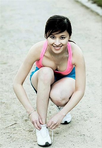 Nữ sinh Dương Thị Tuyết Mai, một trong những nữ sinh sáng giá của cuộc thi.