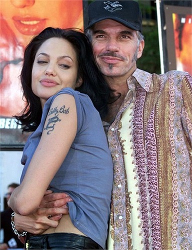 Billy Bob Thornton là chồng thứ hai của Angelina. Gặp nhau khi cùng đóng phim Pushing Tin năm 1999, cả hai cưới tháng 5/2000. Trong lễ cưới, họ đeo lọ đựng máu của người kia trên cổ. Hai người ly hôn năm 2003.