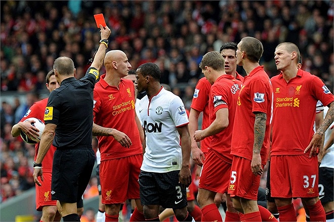 Shelvey nhận thẻ đỏ sau một tình huống gây tranh cãi với Evans