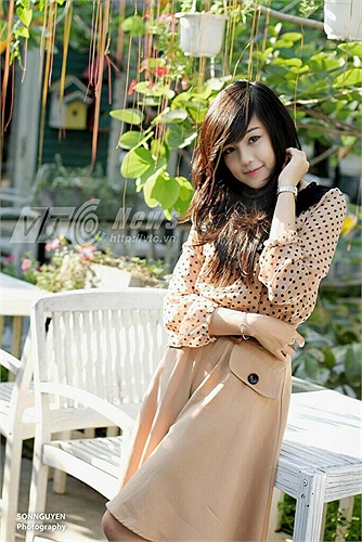 Cô nữ sinh xinh đẹp Nguyễn Hoàng Thục Vy vừa trở thành Á khôi ĐH Kỹ thuật Công nghệ (Miss Hutech 2012). 