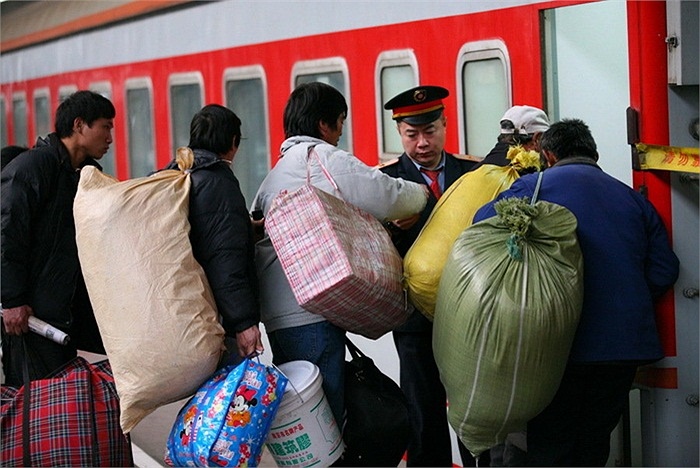 Ai cũng mong mau về đoàn tụ với gia đình