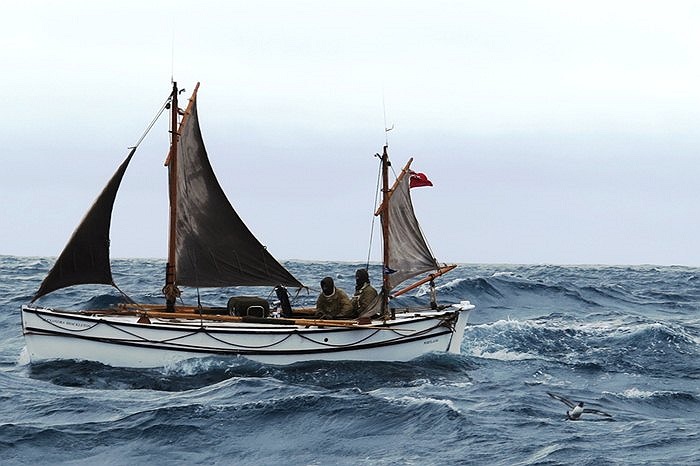 Đội thám hiểm bằng thuyền buồm cỡ nhỏ trên biển Nam Cực