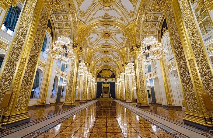 Trước đây, sảnh St. Andrew là nơi đặt ngai vàng của các Hoàng đế Nga
