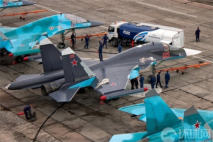 Su-34 được nâng cấp từ máy bay chiến đấu Su-27