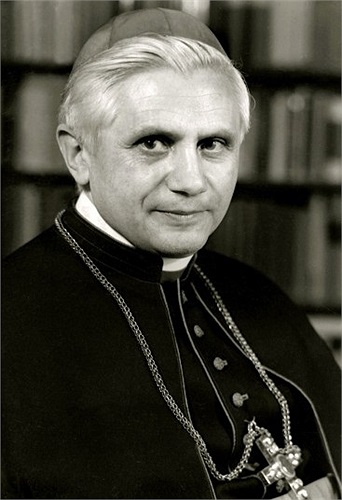 Giáo hoàng Benedict XVI khi còn là Hồng Y Joseph Ratzinger