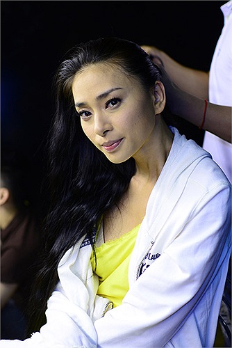 Dưới đây là những hình ảnh của các mỹ nữ sinh năm 1979 được chụp trong năm 2012, toàn bộ hình ảnh dưới đây không được chỉnh sửa qua photoshop, và vẫn giữ được vẻ tự nhiên của các người đẹp. Đầu tiên phải kể đến Ngô Thanh Vân.