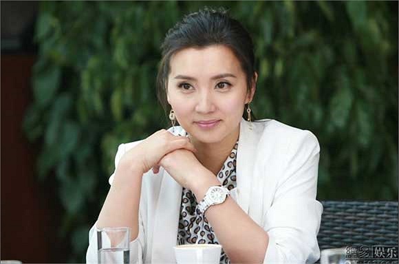 Và dưới đây là hai mỹ nhân của cộng đồng Hoa ngữ Trần Hảo và Trần Kiều Ân cũng sinh năm 1979. Trong ảnh này là Trần Hảo - biệt danh mỹ nhân vạn người mê.