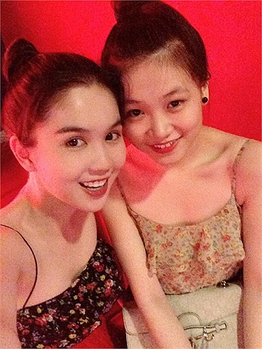 Hai chị em khá giống nhau, đặc biệt là cái mũi