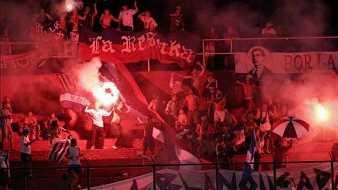 Uruguay quyết định dừng mọi hoạt động liên quan đến bóng đá trong 10 ngày sau vụ đụng độ giữa cổ động viên Nacional và Penarol tại trận derby thủ đô.