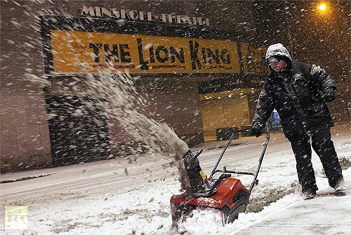 Dọn tuyết trên đường phố
