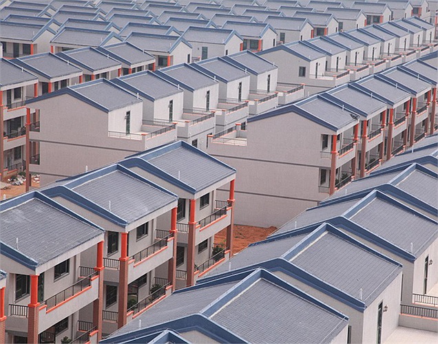 Trung Quốc vốn nổi tiếng với những công trình xây dựng quy mô lớn, cực kỳ xa xỉ và cũng có những dự án bất động sản tẻ nhạt và kém hấp dẫn như thế này. 