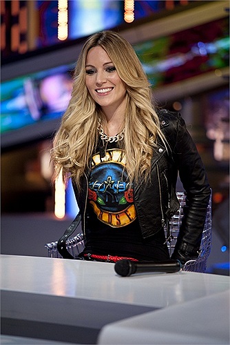 Cô bắt đầu bước chân vào làng showbiz từ năm 13 tuổi