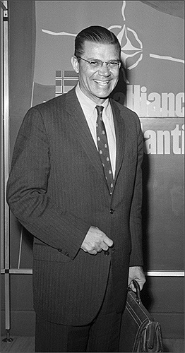 Ông Robert McNamara từ tháng 1/1961 - 2/1968