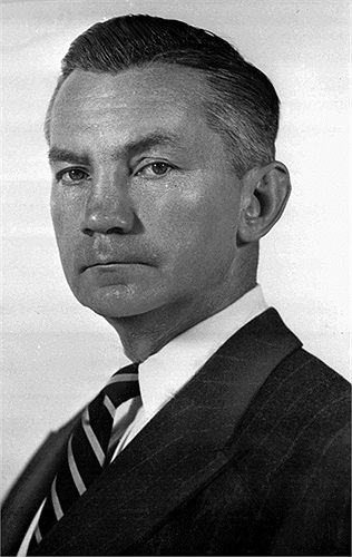 Ông James Forrestal từ tháng 9/1947 - 3/1949