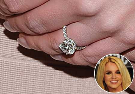 Britney Spears trả lại nhẫn đính hôn 1,8 tỷ đồng