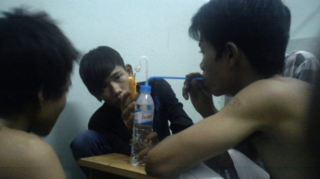 'Cái bang': Ngày liệt, tối...nhảy tưng tưng