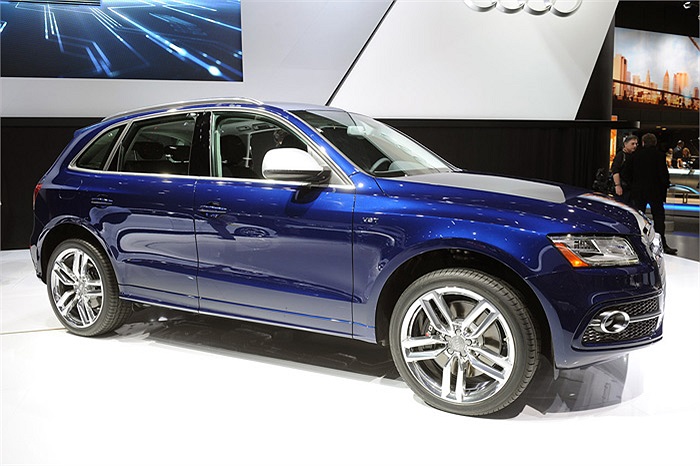 Dưới nắp ca-pô của SQ5 là động cơ 3.0 V6 siêu nạp công suất 349 mã lực tại vòng tua từ 6.000 đến 6.500 vòng/phút và mô-men xoắn 470 Nm tại vòng tua từ 4.000 đến 4.500 vòng/phút. 