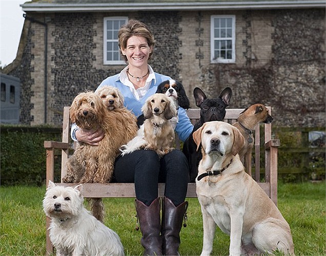 Sarah Mountford là bà chủ của khách sạn siêu sang dành cho cún cưng mang tên House of Mutt ở Suffolk. Những dịch vụ của khách sạn đặc biệt này đều được xếp hạng cao cấp. 