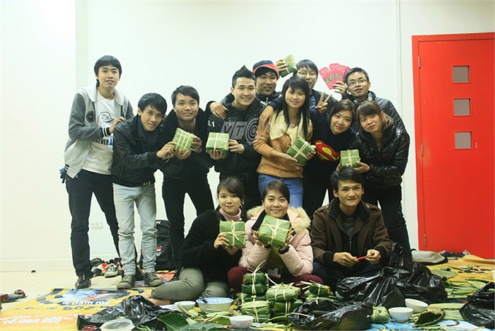 100 chiếc bánh chưng, hơn 2 triệu đồng tiền mặt cùng nhiều sách báo nhi đồng đã được các bạn kêu gọi sinh viên trong trường ủng hộ. 