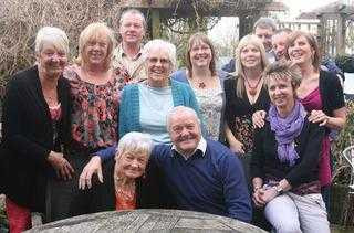 Chị em gặp lại nhau sau gần 1 thế kỷ lưu lạc