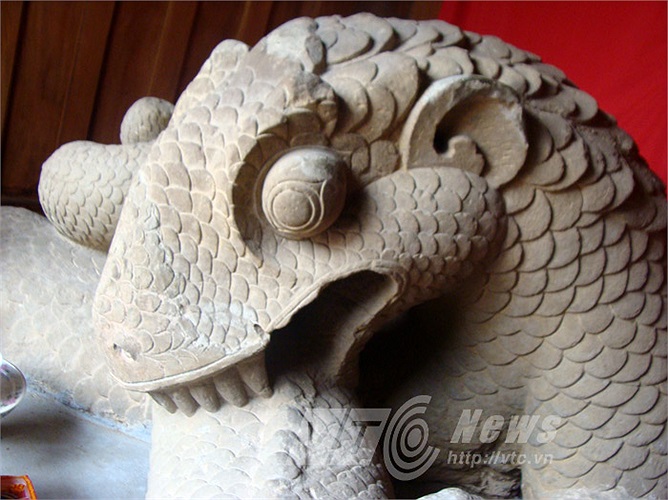 Pho tượng rắn hiện được bảo quản trong miếu Xà Thần, nằm trong khuôn viên đền thờ Thái sư Lê Văn Thịnh, thuộc thôn Bảo Tháp (Đông Cứu, Gia Bình, Bắc Ninh)