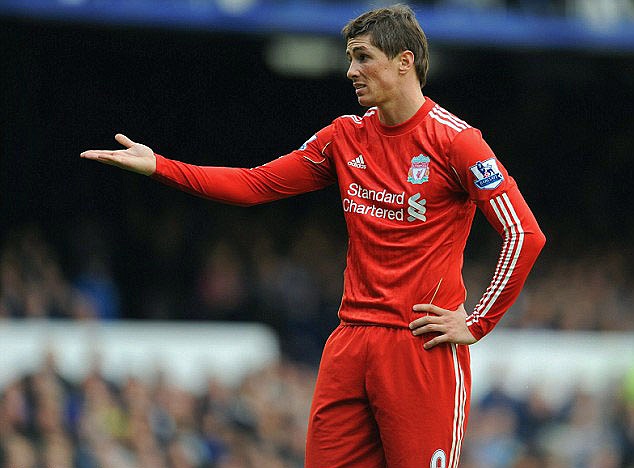 Thỉnh thoảng, Torres cũng trở về với màu nguyên bản của mái tóc