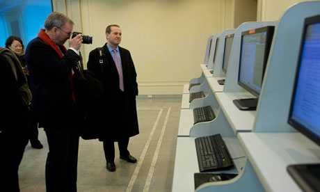 Chủ tịch Google làm gì ở Triều Tiên?