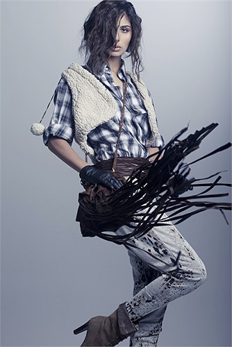 Bóng nở ra Bóng, cầu thủ sinh ra cầu thủ là chuyện có từ rất lâu. Nhưng Bóng nở ra Hoa, cầu thủ có con là người mẫu thì chỉ mới xuất hiện những năm gần đây.