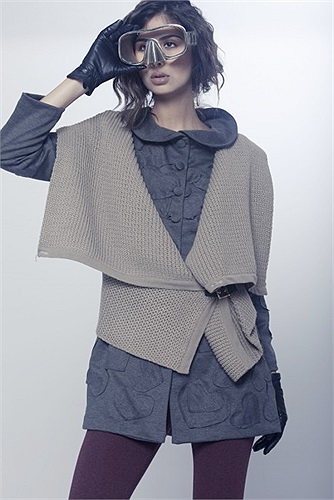 Từ năm 15 tuổi, Oliveira đã phải thường xuyên sống xa nhà do bận các show ở Milan, New York, Paris. 