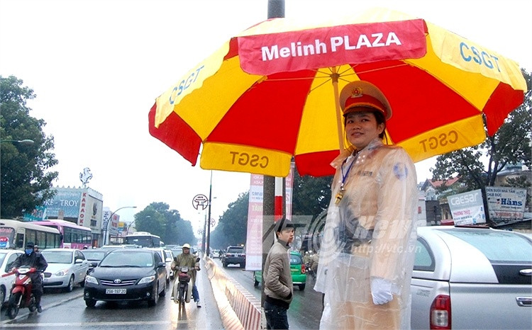 Cộng đồng mạng ‘phát sốt’ vì các nữ CSGT