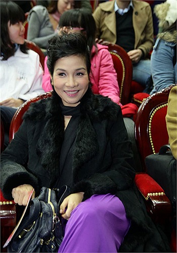 Mỹ Linh đến ủng hộ các bạn trẻ.