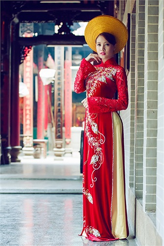 Ca sĩ Đàm Thu Trang vừa đến ngôi chùa Vĩnh Nghiêm nổi tiếng TP.HCM vãn cảnh và thực hiện bộ ảnh mới cầu cho năm mới may mắn