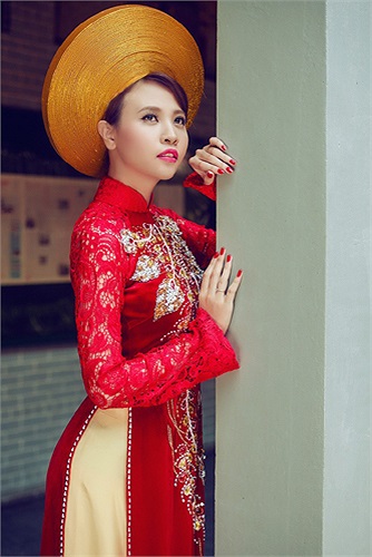 Xem thêm ảnh của Đàm Thu Trang tại chùa Vĩnh Nghiêm với sự thực hiện của ekip: Photo: Kent nguyễn, Make up Sang nguyễn và Costume Minh Châu