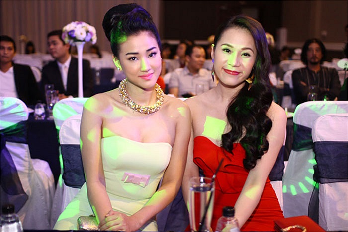 Maya dịu dàng bên Thái Hà.