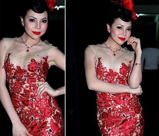 Trà Ngọc Hằng cũng là nhân tố tích cực trong việc đón đầu xu hướng xuyên thấu. Người đẹp họ Trà cũng từng có lần bị hớ hênh vì phong cách này.