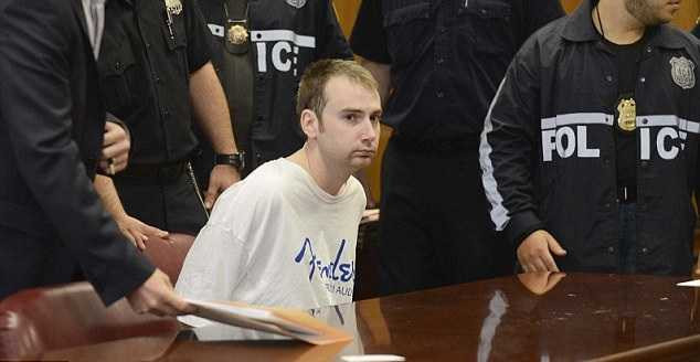 Đắng cay triệu phú thành kẻ buôn vũ khí, nghiện ngập