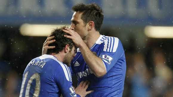 Đánh bại Arsenal, Chelsea tiến sát Man City