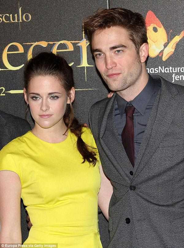 Đạo diễn cặp bồ với Kristen Stewart bị vợ bỏ