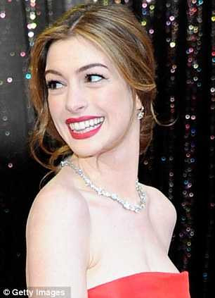 Đeo thuê trang sức - nghề kiếm bạc tỷ của mỹ nhân