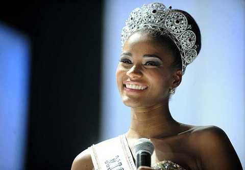 'Đi thi quốc tế, xấu hổ vì hoa hậu Việt bon chen'