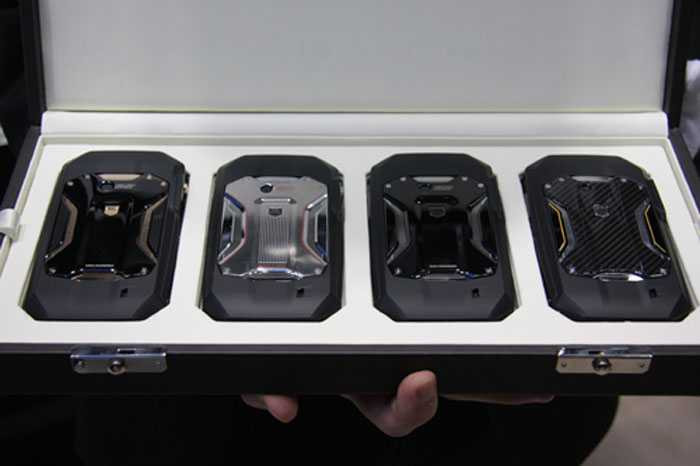 Điện thoại siêu xe 'tấn công' thị trường Việt