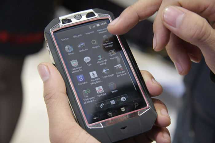 Điện thoại siêu xe 'tấn công' thị trường Việt