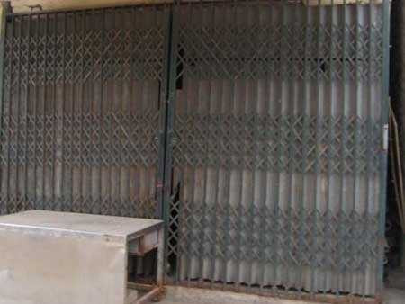 Đình chỉ cô giáo đâm bút chảy máu đầu học sinh