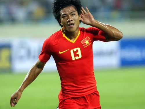 Dòng tiền V-League chảy vào túi ai?