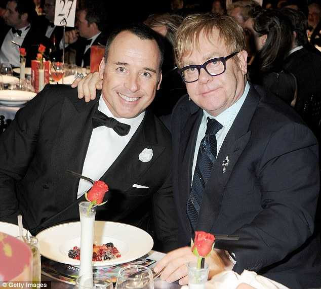 Elton John tự hào về cuộc hôn nhân đồng tính